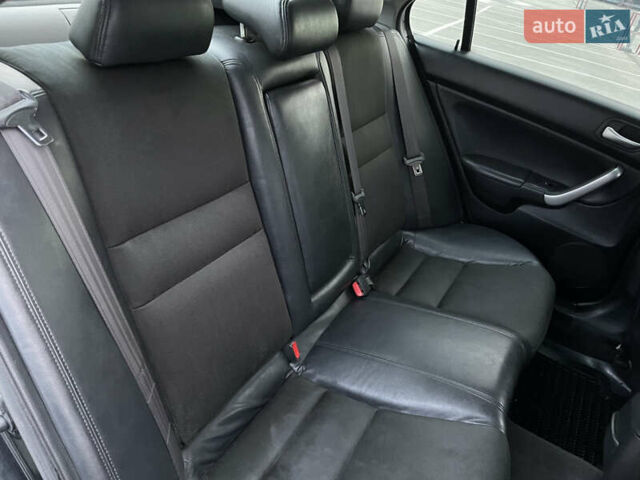 Черный Хонда Аккорд, объемом двигателя 2.35 л и пробегом 325 тыс. км за 6200 $, фото 19 на Automoto.ua