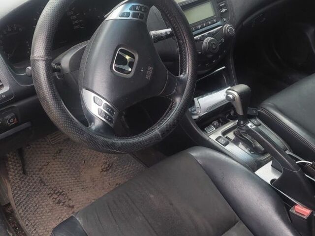 Чорний Хонда Аккорд, об'ємом двигуна 0 л та пробігом 260 тис. км за 4966 $, фото 4 на Automoto.ua