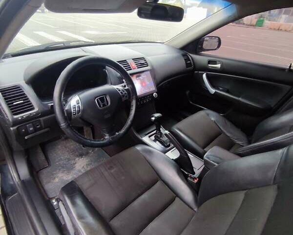 Чорний Хонда Аккорд, об'ємом двигуна 2.4 л та пробігом 300 тис. км за 5500 $, фото 10 на Automoto.ua