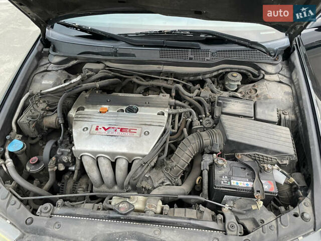 Черный Хонда Аккорд, объемом двигателя 2.35 л и пробегом 325 тыс. км за 6200 $, фото 15 на Automoto.ua