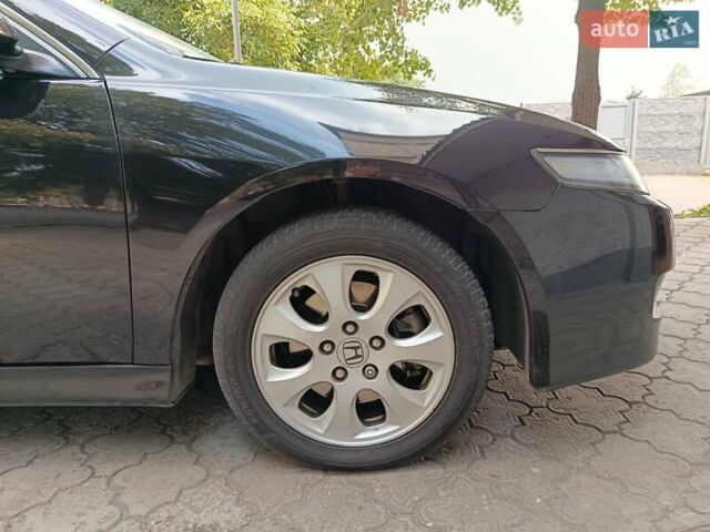 Черный Хонда Аккорд, объемом двигателя 2 л и пробегом 197 тыс. км за 8500 $, фото 2 на Automoto.ua