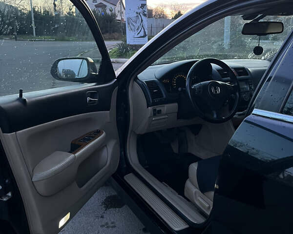 Черный Хонда Аккорд, объемом двигателя 2 л и пробегом 330 тыс. км за 5250 $, фото 11 на Automoto.ua