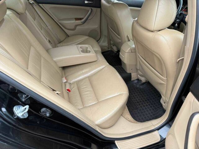 Черный Хонда Аккорд, объемом двигателя 2 л и пробегом 268 тыс. км за 7500 $, фото 6 на Automoto.ua