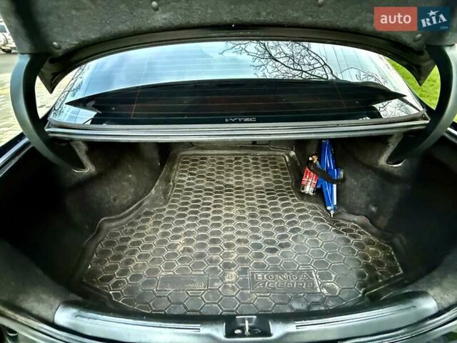 Черный Хонда Аккорд, объемом двигателя 2 л и пробегом 232 тыс. км за 5400 $, фото 76 на Automoto.ua