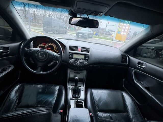 Черный Хонда Аккорд, объемом двигателя 2.4 л и пробегом 449 тыс. км за 5500 $, фото 5 на Automoto.ua