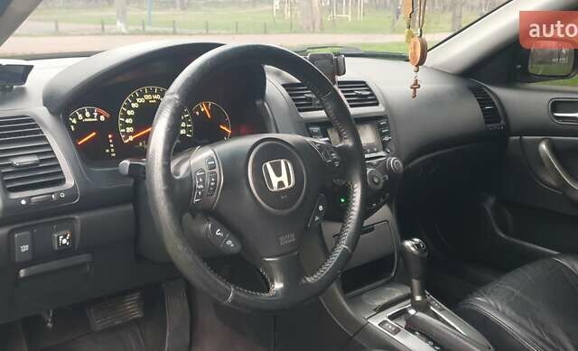 Черный Хонда Аккорд, объемом двигателя 2.4 л и пробегом 220 тыс. км за 6500 $, фото 12 на Automoto.ua