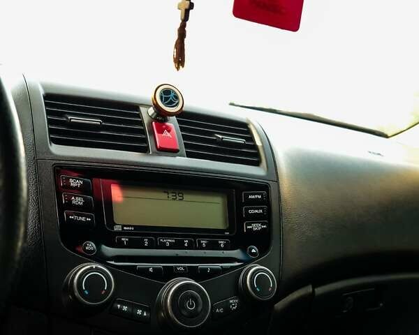 Черный Хонда Аккорд, объемом двигателя 2.4 л и пробегом 307 тыс. км за 5999 $, фото 12 на Automoto.ua