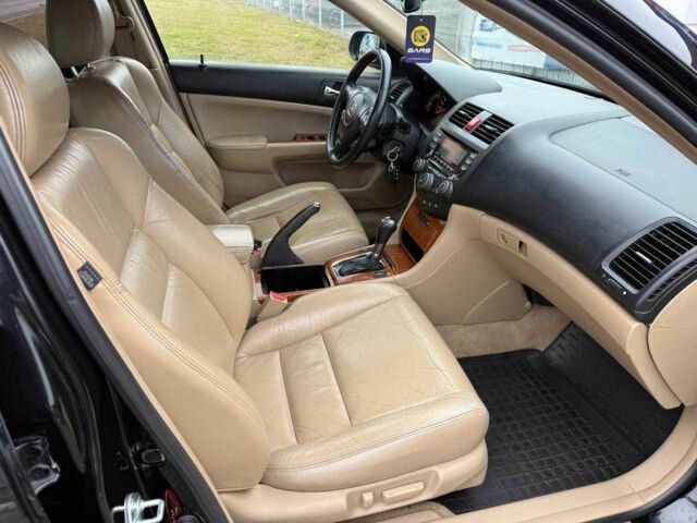 Черный Хонда Аккорд, объемом двигателя 2 л и пробегом 268 тыс. км за 7500 $, фото 4 на Automoto.ua