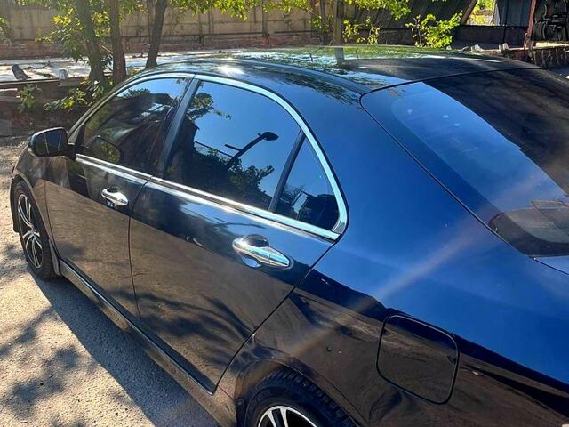 Черный Хонда Аккорд, объемом двигателя 2.4 л и пробегом 296 тыс. км за 5300 $, фото 1 на Automoto.ua