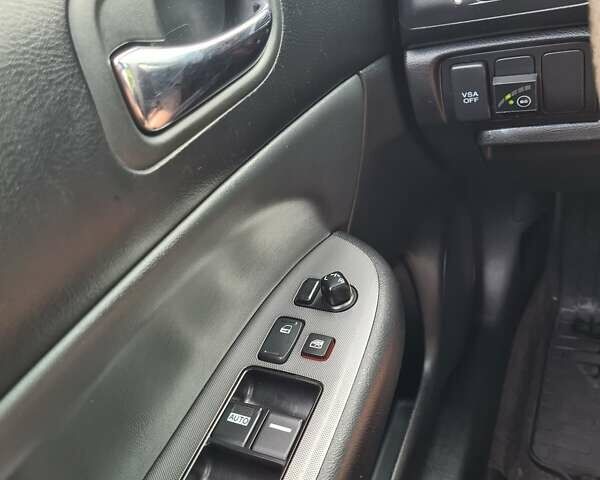 Черный Хонда Аккорд, объемом двигателя 2.35 л и пробегом 282 тыс. км за 8600 $, фото 25 на Automoto.ua