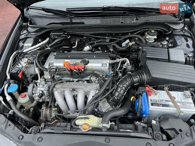 Черный Хонда Аккорд, объемом двигателя 2 л и пробегом 260 тыс. км за 6100 $, фото 8 на Automoto.ua