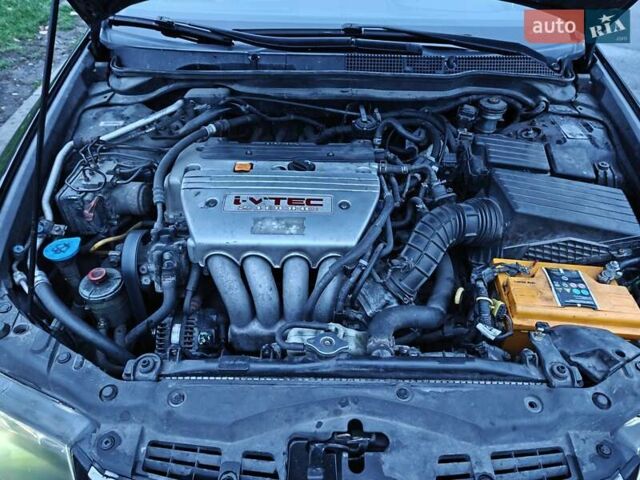 Черный Хонда Аккорд, объемом двигателя 2.4 л и пробегом 354 тыс. км за 7600 $, фото 5 на Automoto.ua