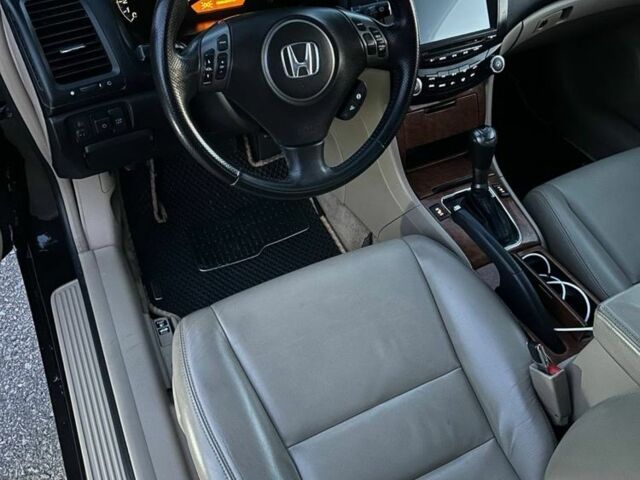 Черный Хонда Аккорд, объемом двигателя 2 л и пробегом 280 тыс. км за 6300 $, фото 5 на Automoto.ua