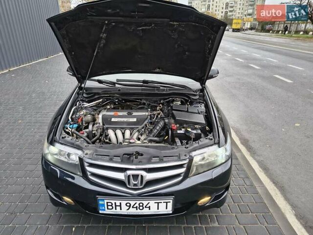 Черный Хонда Аккорд, объемом двигателя 2 л и пробегом 297 тыс. км за 6700 $, фото 6 на Automoto.ua