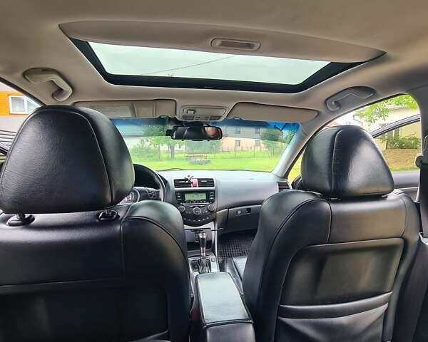 Черный Хонда Аккорд, объемом двигателя 2.35 л и пробегом 282 тыс. км за 8600 $, фото 14 на Automoto.ua