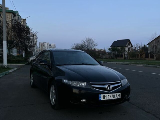 Черный Хонда Аккорд, объемом двигателя 2 л и пробегом 330 тыс. км за 5600 $, фото 1 на Automoto.ua