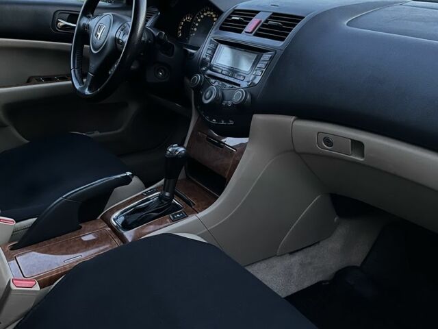 Черный Хонда Аккорд, объемом двигателя 2 л и пробегом 330 тыс. км за 5600 $, фото 14 на Automoto.ua