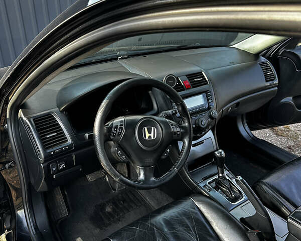 Черный Хонда Аккорд, объемом двигателя 2.4 л и пробегом 339 тыс. км за 6400 $, фото 8 на Automoto.ua