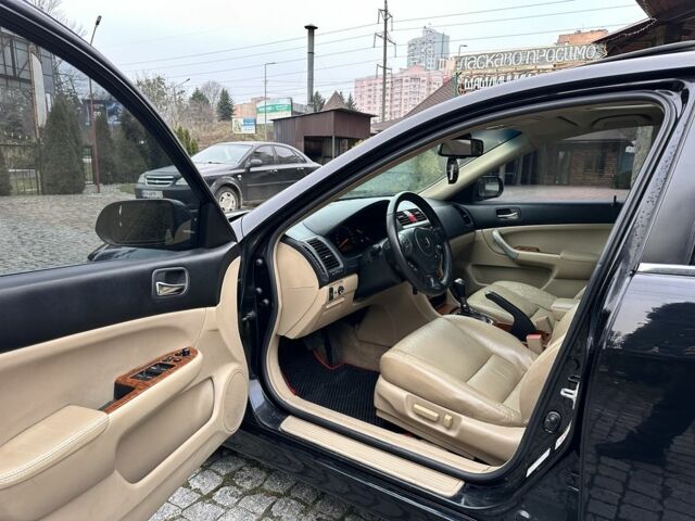 Чорний Хонда Аккорд, об'ємом двигуна 2.4 л та пробігом 350 тис. км за 5999 $, фото 9 на Automoto.ua