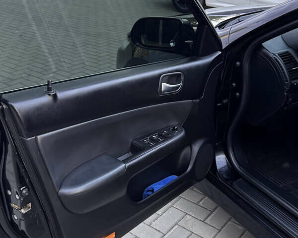 Черный Хонда Аккорд, объемом двигателя 2.4 л и пробегом 220 тыс. км за 8200 $, фото 10 на Automoto.ua