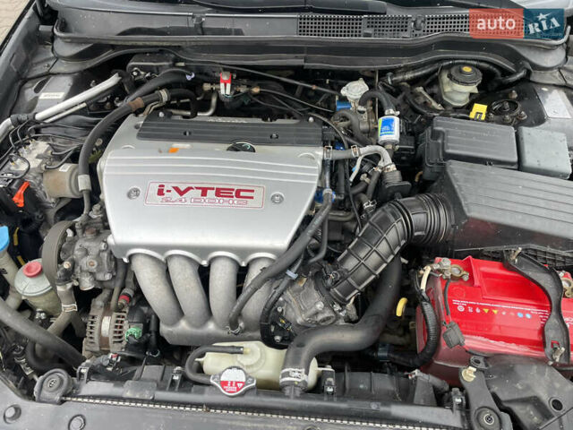 Черный Хонда Аккорд, объемом двигателя 2.4 л и пробегом 142 тыс. км за 6900 $, фото 15 на Automoto.ua