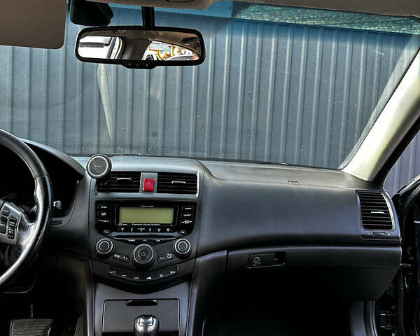 Черный Хонда Аккорд, объемом двигателя 2.4 л и пробегом 339 тыс. км за 6400 $, фото 2 на Automoto.ua