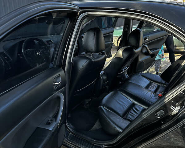 Черный Хонда Аккорд, объемом двигателя 2.4 л и пробегом 339 тыс. км за 6400 $, фото 6 на Automoto.ua