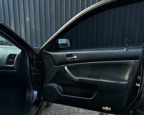 Черный Хонда Аккорд, объемом двигателя 2.4 л и пробегом 339 тыс. км за 6400 $, фото 14 на Automoto.ua