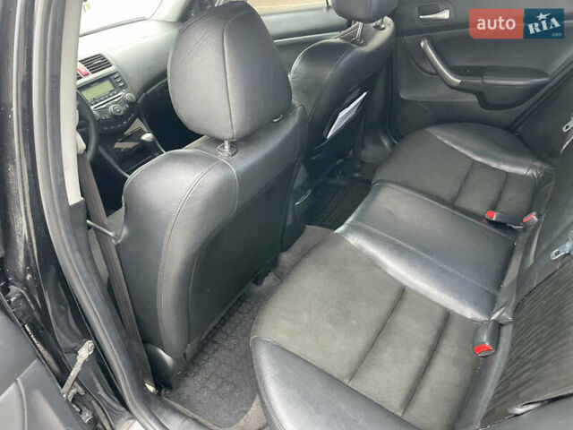 Черный Хонда Аккорд, объемом двигателя 2.4 л и пробегом 142 тыс. км за 6900 $, фото 14 на Automoto.ua