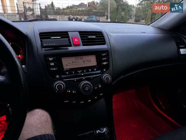 Черный Хонда Аккорд, объемом двигателя 2.4 л и пробегом 220 тыс. км за 8200 $, фото 15 на Automoto.ua