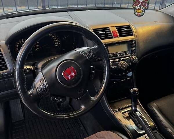 Черный Хонда Аккорд, объемом двигателя 2.4 л и пробегом 201 тыс. км за 8150 $, фото 6 на Automoto.ua