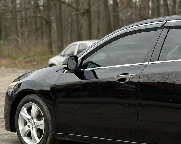 Черный Хонда Аккорд, объемом двигателя 2.35 л и пробегом 235 тыс. км за 8300 $, фото 6 на Automoto.ua