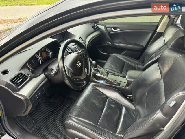 Черный Хонда Аккорд, объемом двигателя 2.35 л и пробегом 184 тыс. км за 9800 $, фото 21 на Automoto.ua