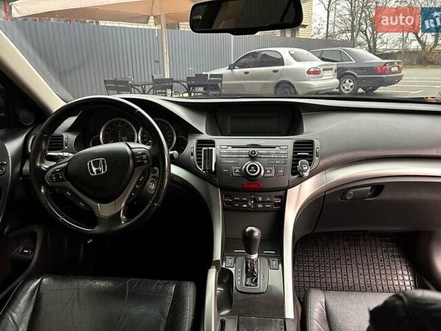 Черный Хонда Аккорд, объемом двигателя 2.4 л и пробегом 310 тыс. км за 10000 $, фото 7 на Automoto.ua