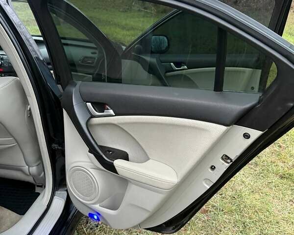 Черный Хонда Аккорд, объемом двигателя 2.4 л и пробегом 270 тыс. км за 8000 $, фото 18 на Automoto.ua