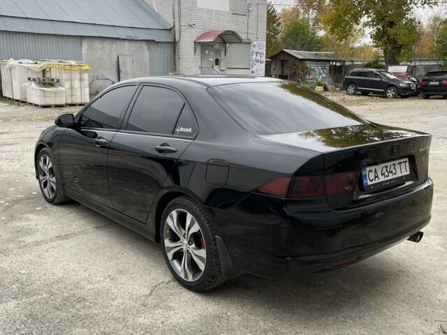 Чорний Хонда Аккорд, об'ємом двигуна 2 л та пробігом 300 тис. км за 8700 $, фото 3 на Automoto.ua