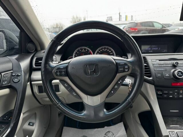 Чорний Хонда Аккорд, об'ємом двигуна 2.4 л та пробігом 209 тис. км за 8200 $, фото 9 на Automoto.ua