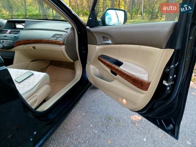 Черный Хонда Аккорд, объемом двигателя 2.35 л и пробегом 177 тыс. км за 7700 $, фото 21 на Automoto.ua