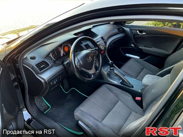 Чорний Хонда Аккорд, об'ємом двигуна 2 л та пробігом 205 тис. км за 9999 $, фото 7 на Automoto.ua