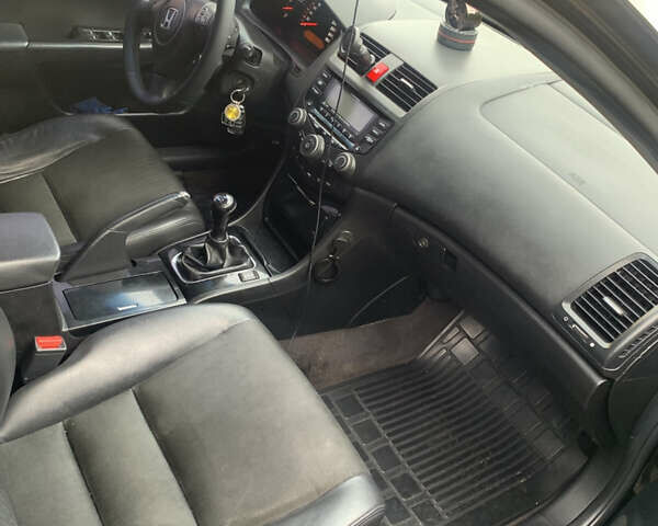 Черный Хонда Аккорд, объемом двигателя 2.2 л и пробегом 250 тыс. км за 8000 $, фото 4 на Automoto.ua