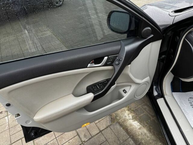 Чорний Хонда Аккорд, об'ємом двигуна 2.4 л та пробігом 209 тис. км за 8200 $, фото 7 на Automoto.ua