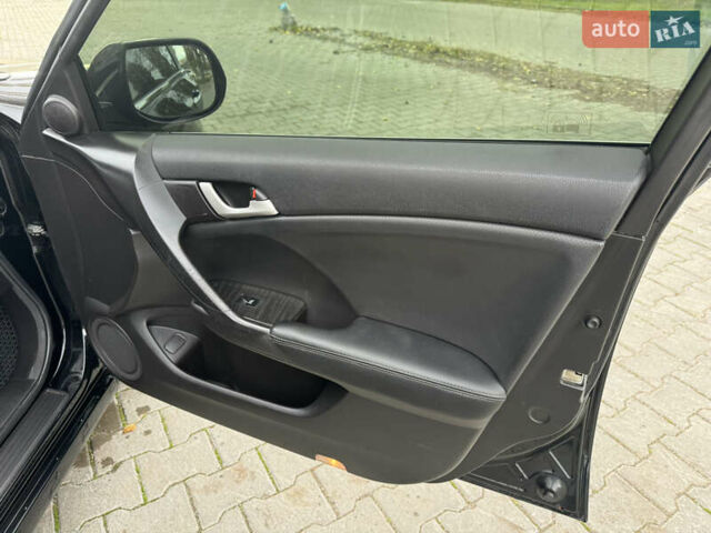 Черный Хонда Аккорд, объемом двигателя 2.35 л и пробегом 184 тыс. км за 9800 $, фото 25 на Automoto.ua