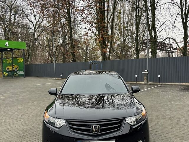 Черный Хонда Аккорд, объемом двигателя 2.4 л и пробегом 310 тыс. км за 10000 $, фото 2 на Automoto.ua