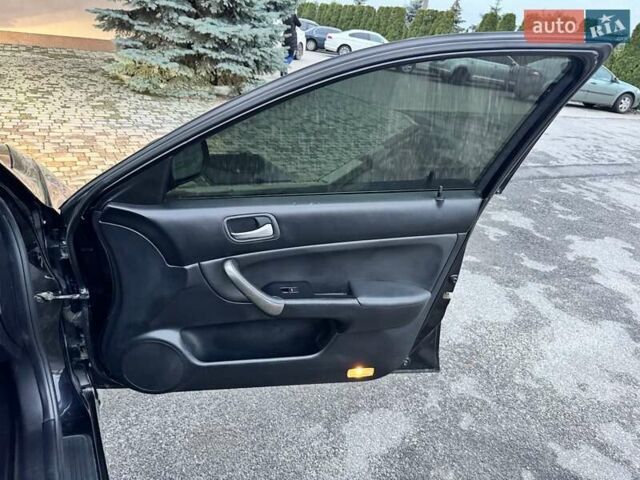 Черный Хонда Аккорд, объемом двигателя 2 л и пробегом 167 тыс. км за 8000 $, фото 21 на Automoto.ua