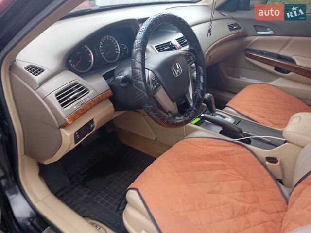 Черный Хонда Аккорд, объемом двигателя 2.35 л и пробегом 175 тыс. км за 7300 $, фото 7 на Automoto.ua
