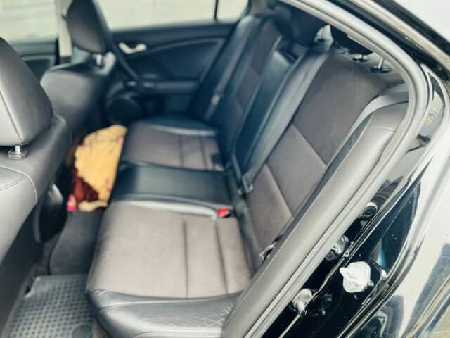 Чорний Хонда Аккорд, об'ємом двигуна 2.4 л та пробігом 250 тис. км за 8800 $, фото 7 на Automoto.ua