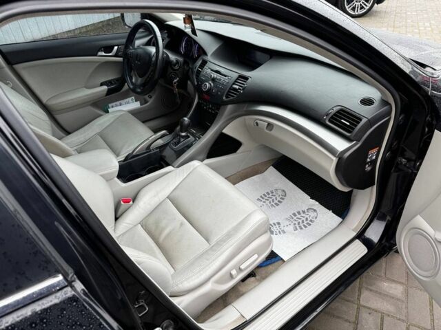 Чорний Хонда Аккорд, об'ємом двигуна 2.4 л та пробігом 209 тис. км за 8200 $, фото 12 на Automoto.ua