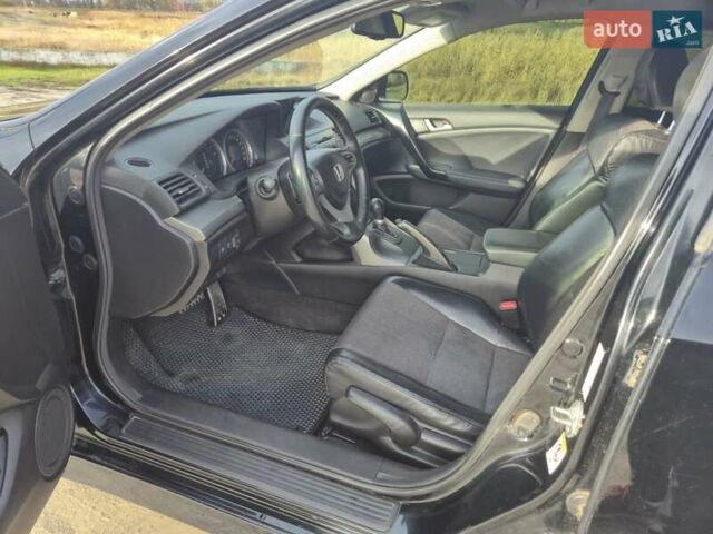 Черный Хонда Аккорд, объемом двигателя 2.35 л и пробегом 213 тыс. км за 9200 $, фото 9 на Automoto.ua