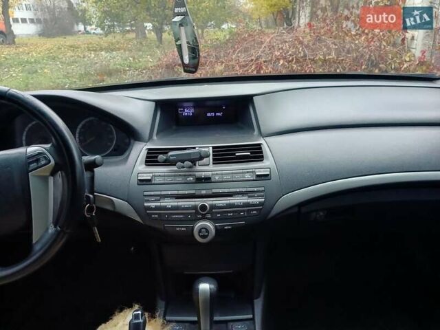 Черный Хонда Аккорд, объемом двигателя 3.5 л и пробегом 270 тыс. км за 8999 $, фото 8 на Automoto.ua