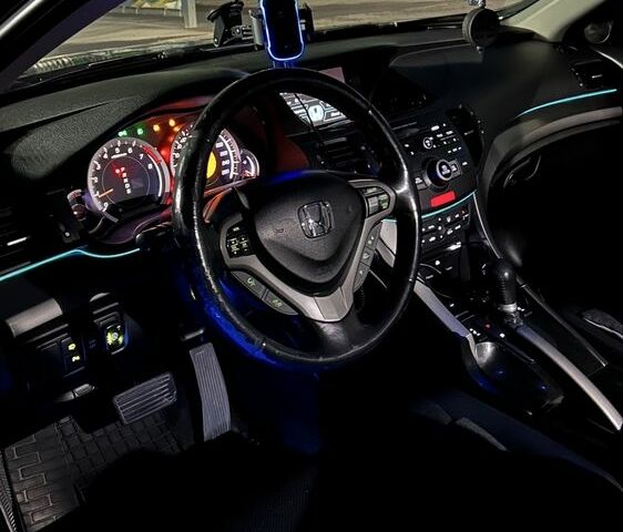 Черный Хонда Аккорд, объемом двигателя 2 л и пробегом 285 тыс. км за 9400 $, фото 6 на Automoto.ua